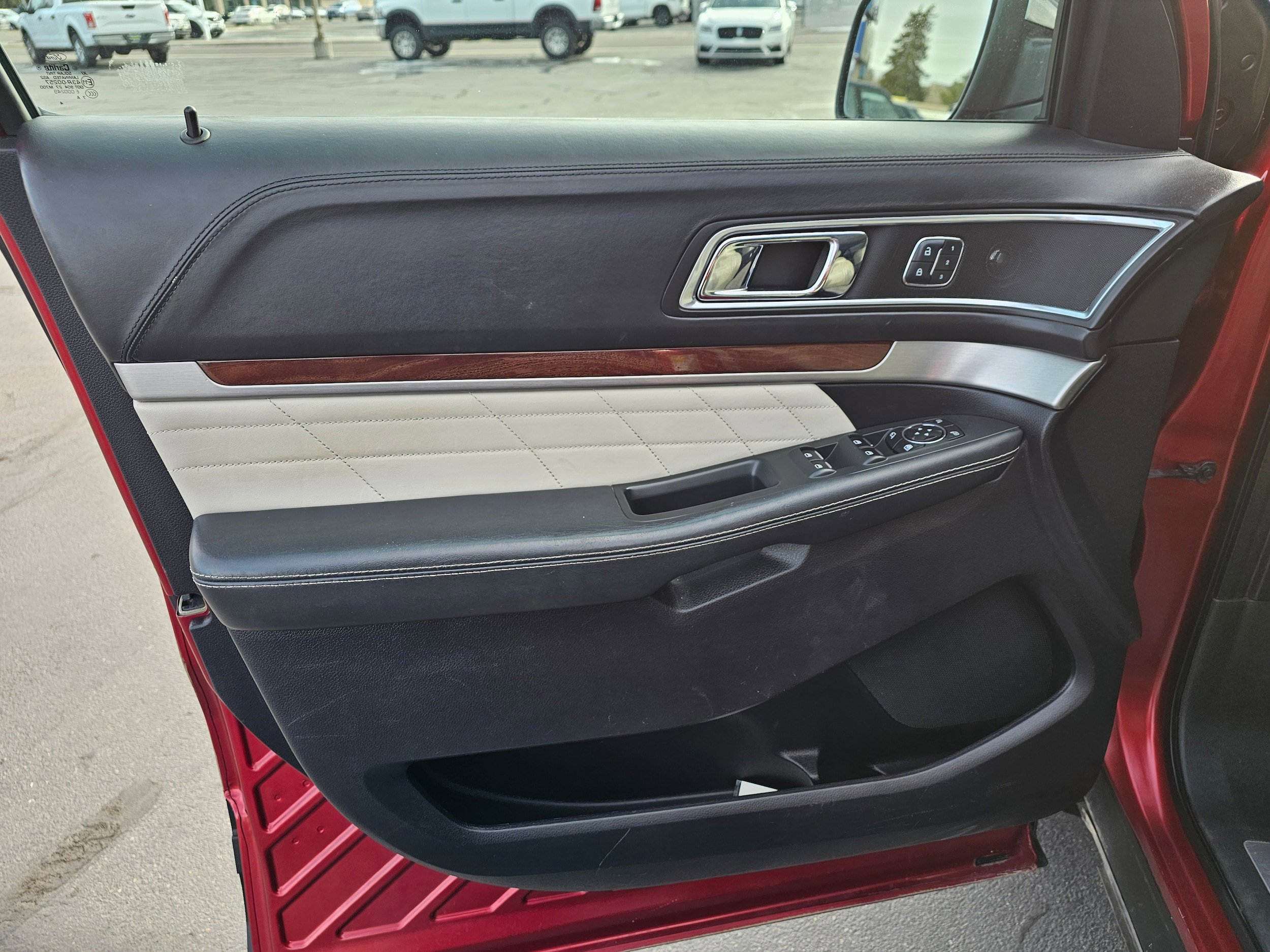 Used 2017 Ford Explorer Platinum AWD/4WD image 10