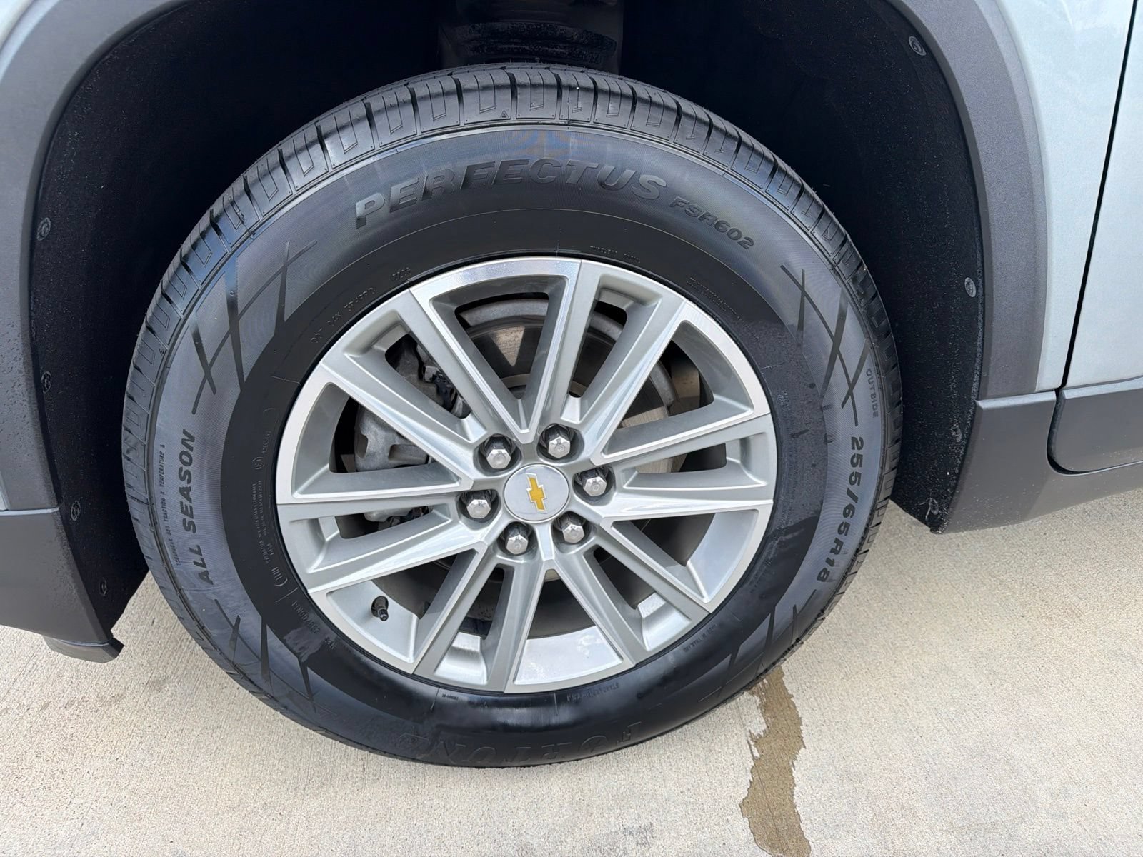 Used 2023 Chevrolet Traverse LT FWD image 10
