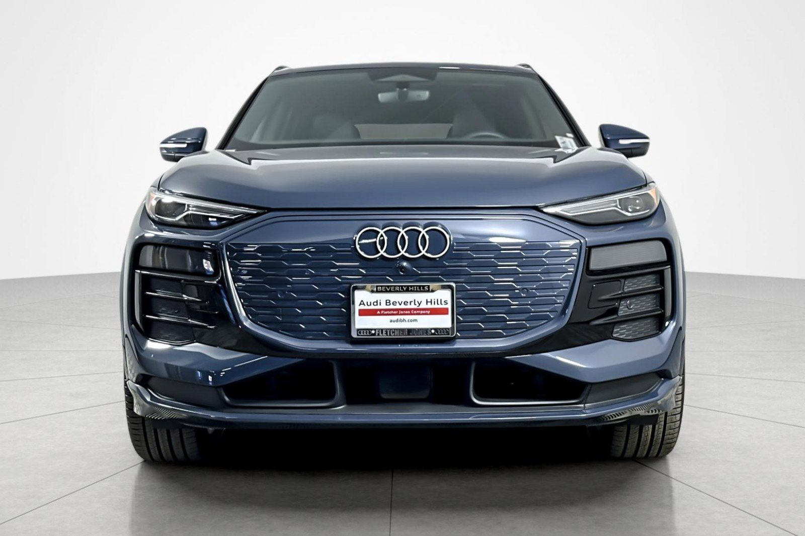 Used 2025 Audi Q6 e-tron Premium w/ Convenience Package image 8