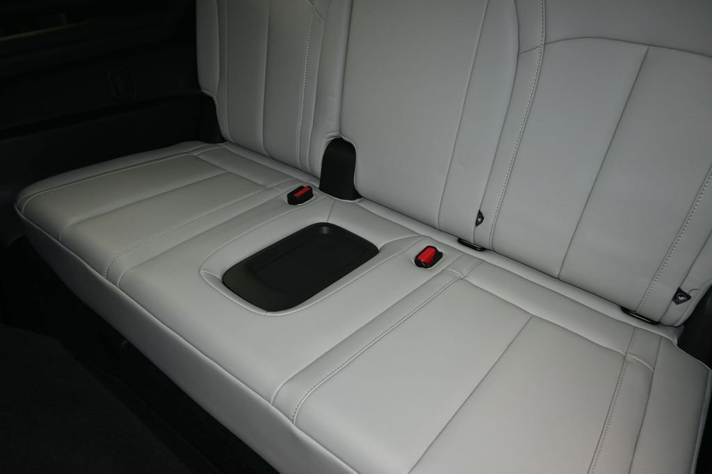 Used 2026 INFINITI QX60 Pure w/ Cargo Package FWD image 17