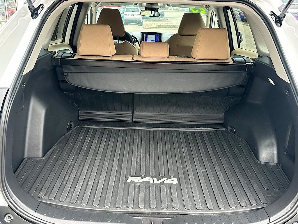 Certified 2025 Toyota RAV4 XLE AWD/4WD image 11