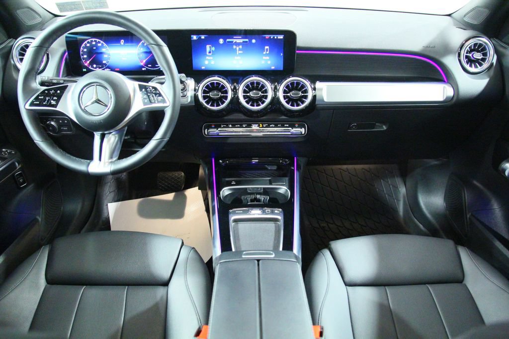 Used 2025 Mercedes-Benz GLB 250 4MATIC image 21