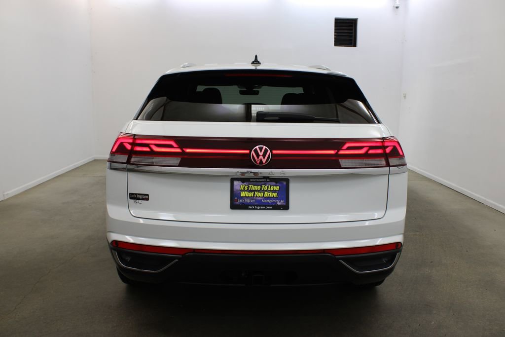 Certified 2024 Volkswagen Atlas Cross Sport SE FWD image 4