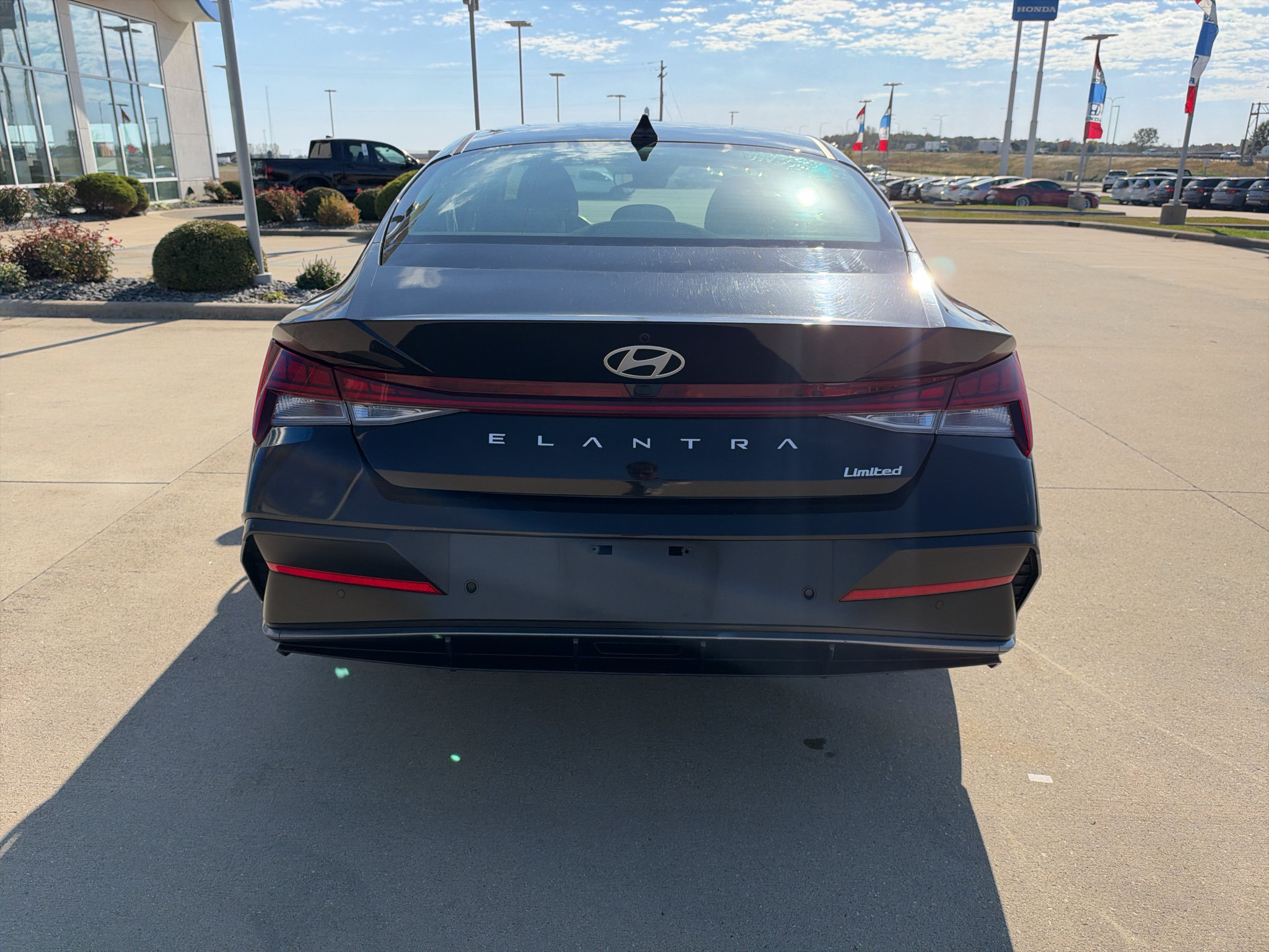 Used 2024 Hyundai Elantra Limited FWD image 6