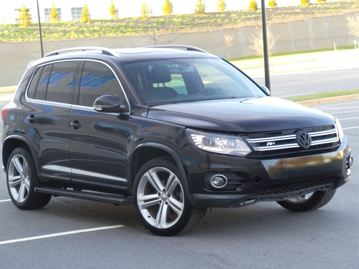 Used 2015 Volkswagen Tiguan R-Line image 1