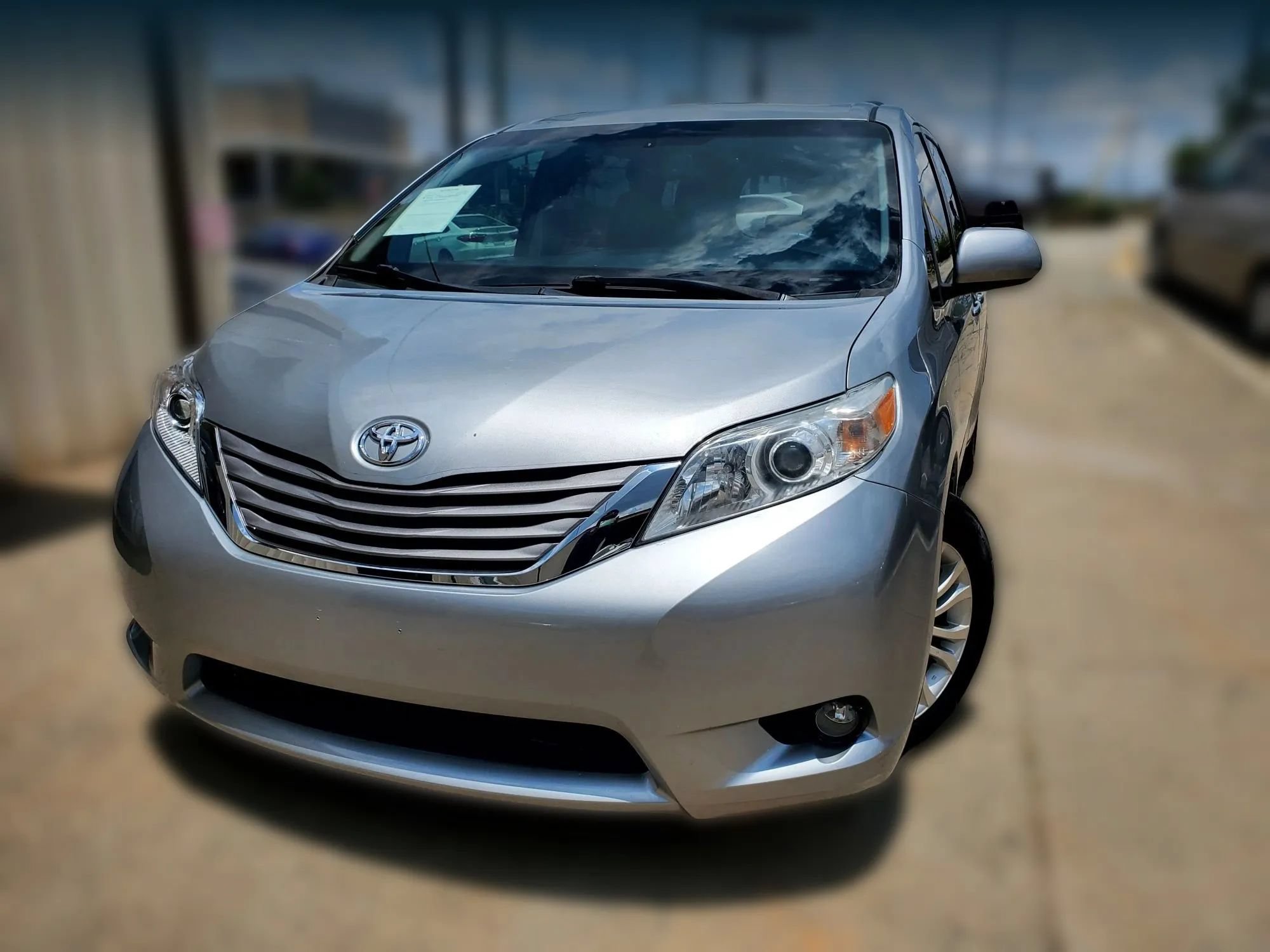 Used 2015 Toyota Sienna XLE FWD image 8