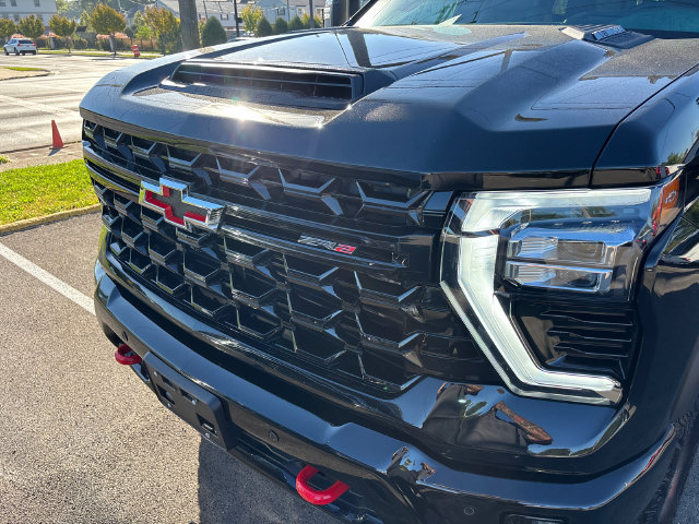 Used 2026 Chevrolet Silverado 2500 ZR2 AWD/4WD image 9
