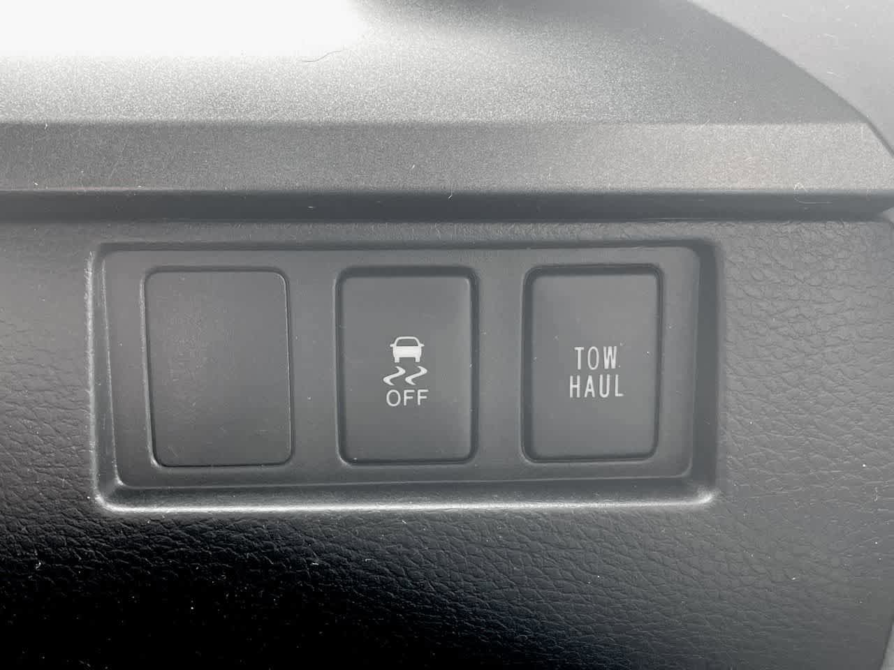 Used 2015 Toyota Tundra SR5 w/ SR5 Upgrade Package image 25