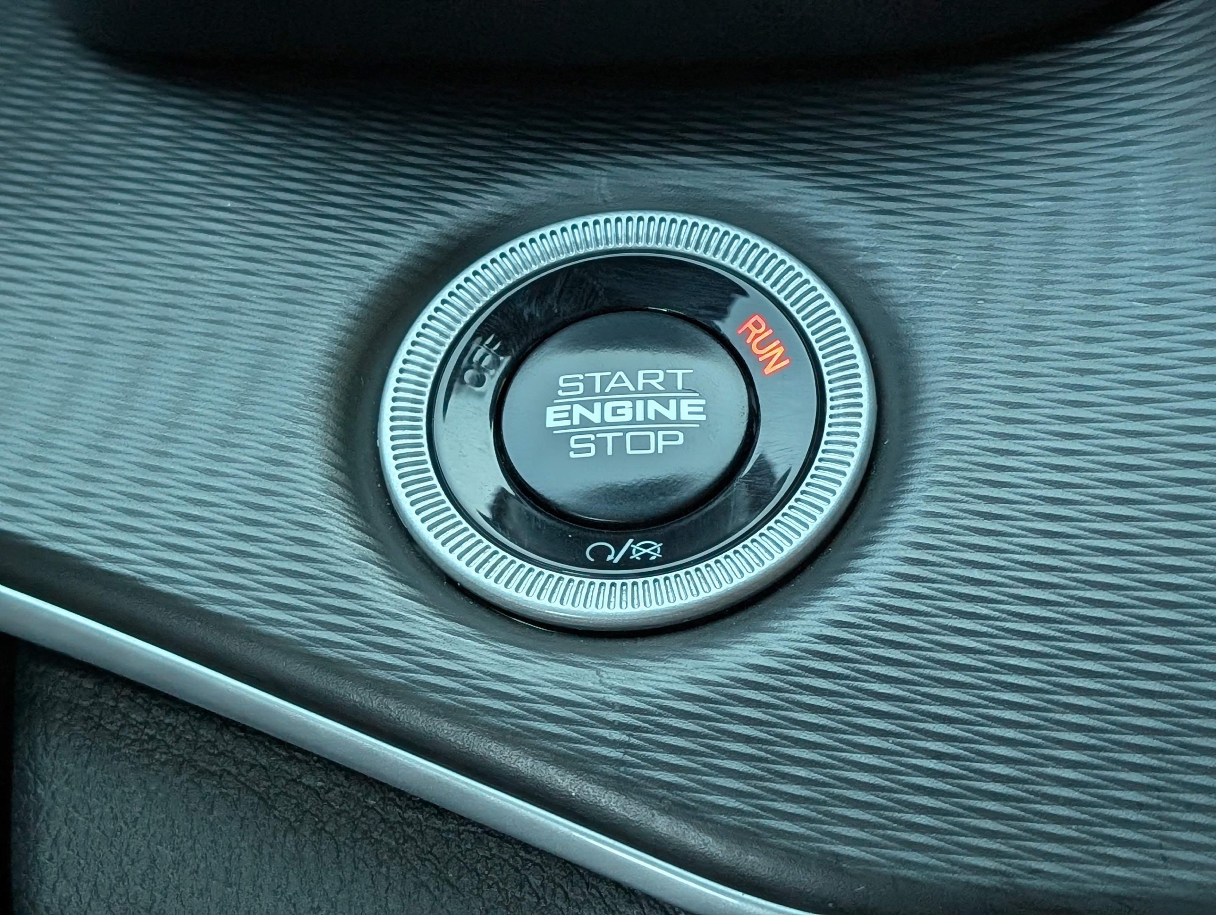 Used 2024 Jeep Grand Cherokee L Laredo image 34