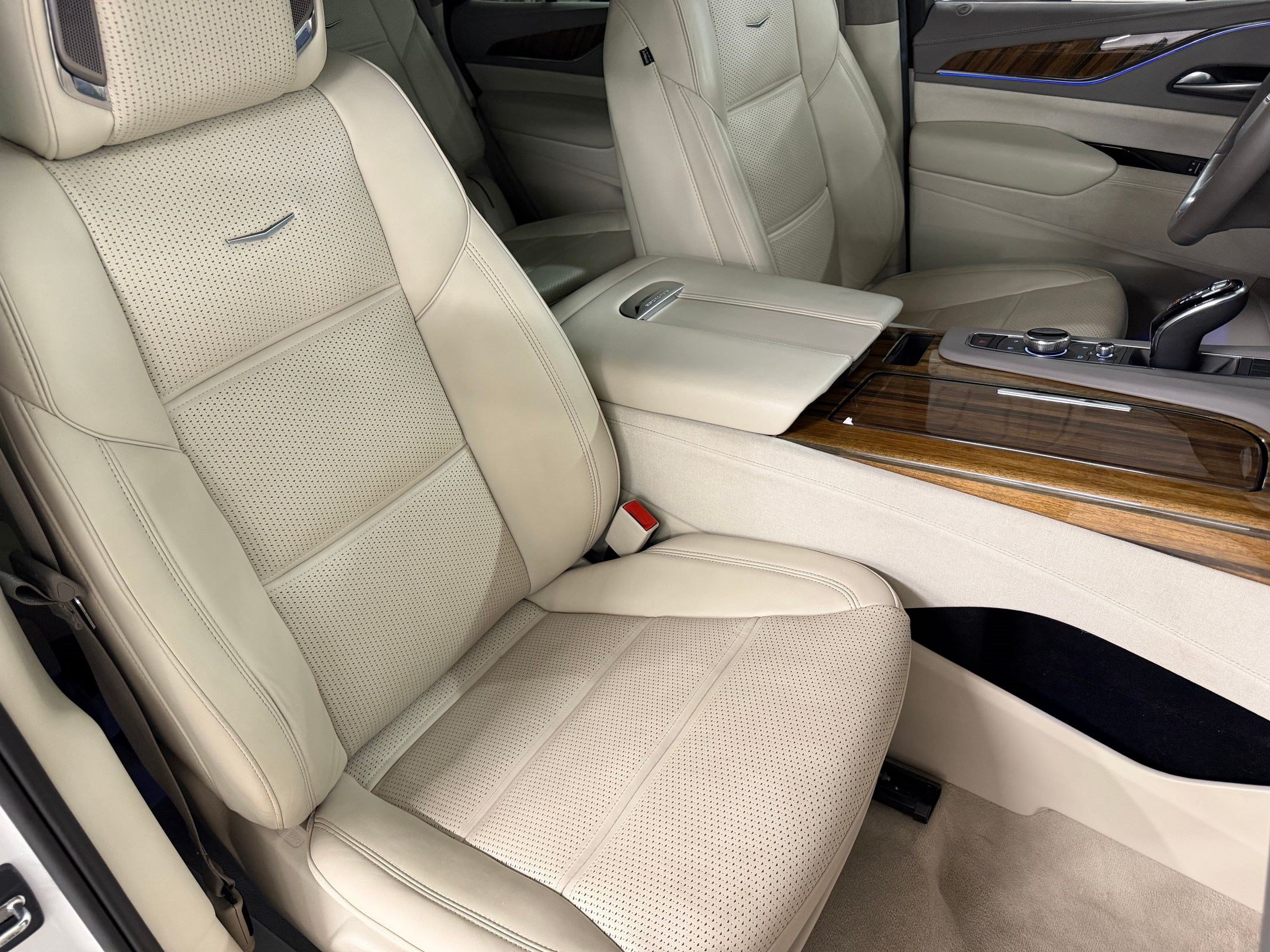 Certified 2023 Cadillac Escalade Sport Platinum w/ LPO, ONYX Package AWD/4WD image 58