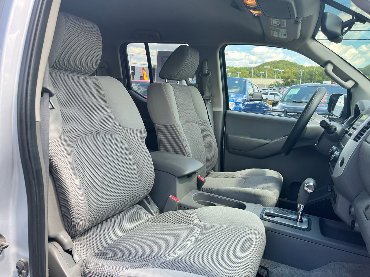 Used 2012 Nissan Frontier SV w/ SV Premium Utility Pkg image 18