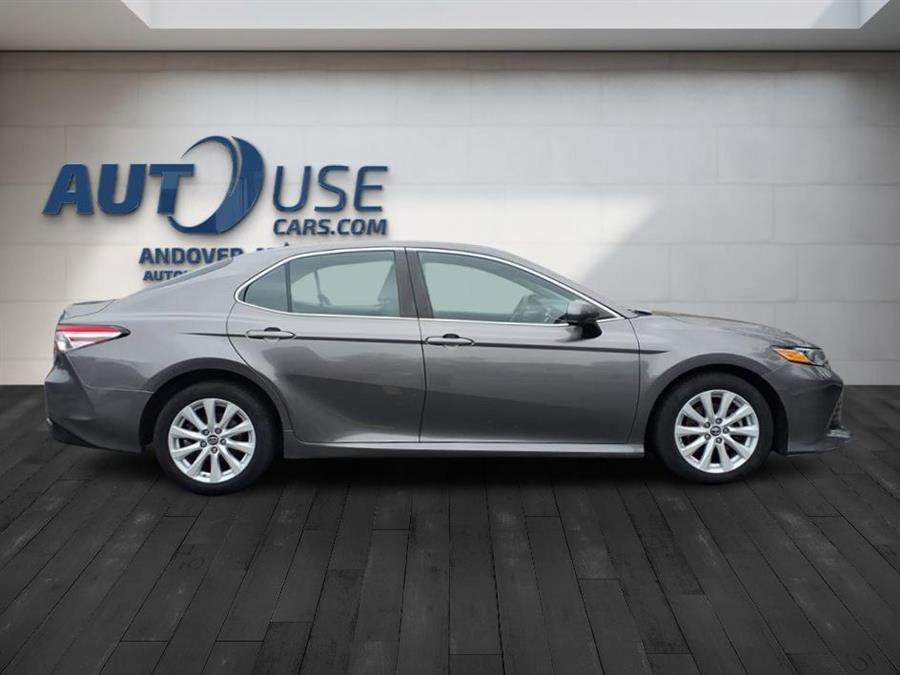 Used 2019 Toyota Camry L image 7