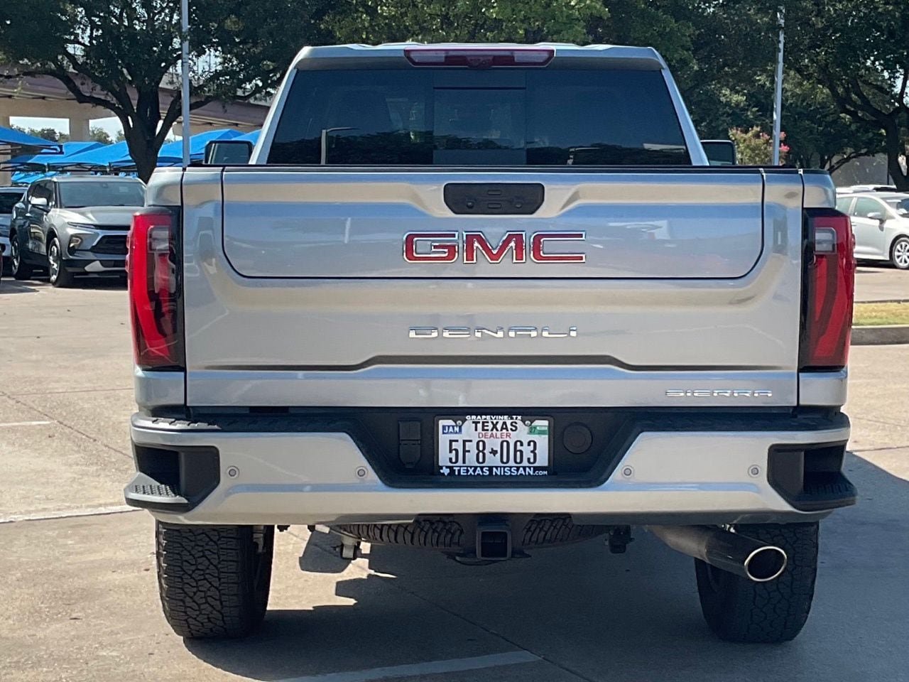 Used 2025 GMC Sierra 2500 Denali w/ Denali Reserve Package AWD/4WD image 5