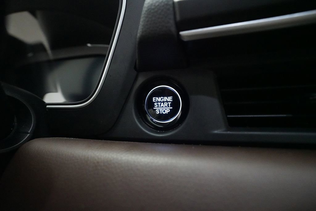 Certified 2024 Honda Pilot Elite image 32