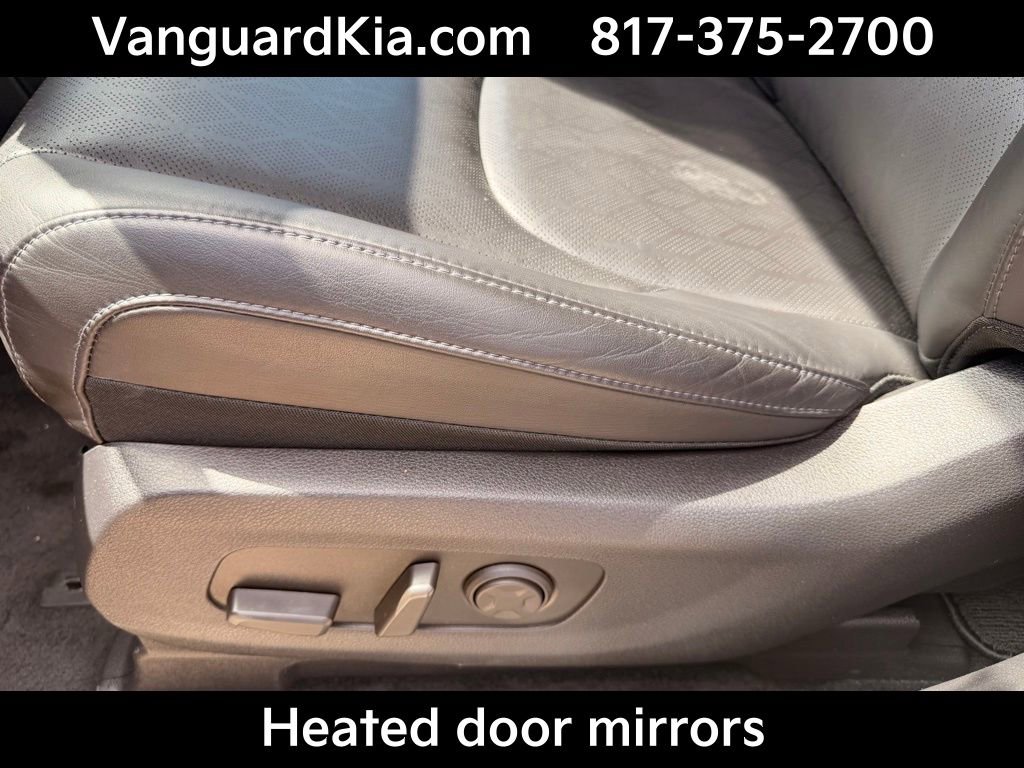 Certified 2025 Kia Carnival image 15