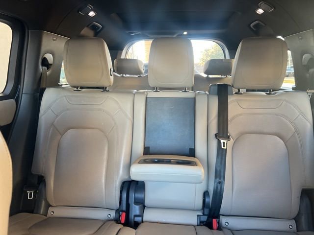 Used 2023 Land Rover Defender 130 S image 11