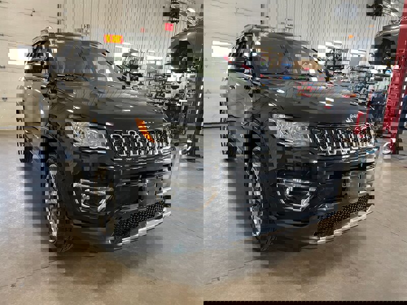 Used 2018 Jeep Compass Limited w/ Navigation Group image 4