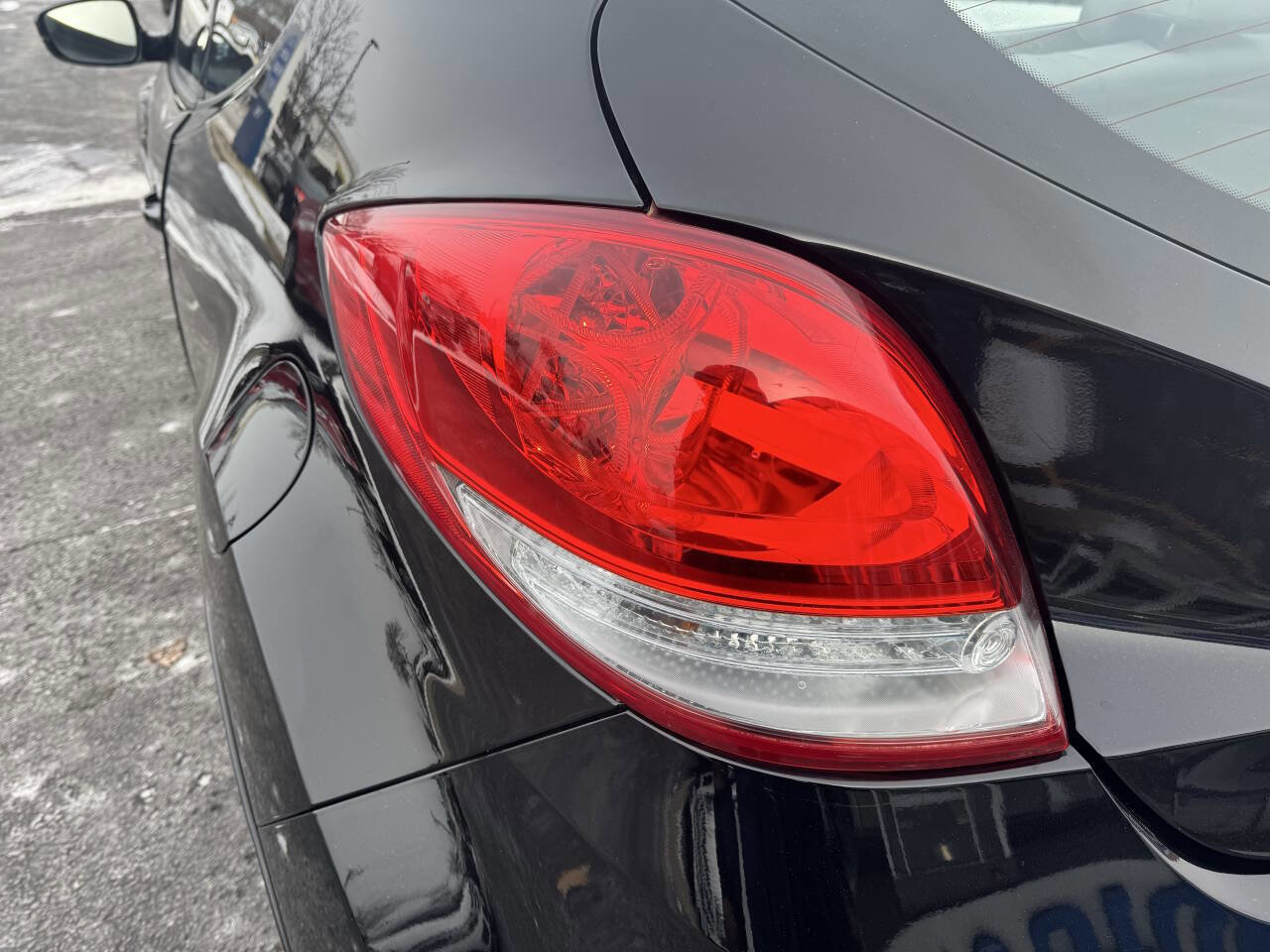 Used 2013 Hyundai Veloster w/ Style Pkg image 17