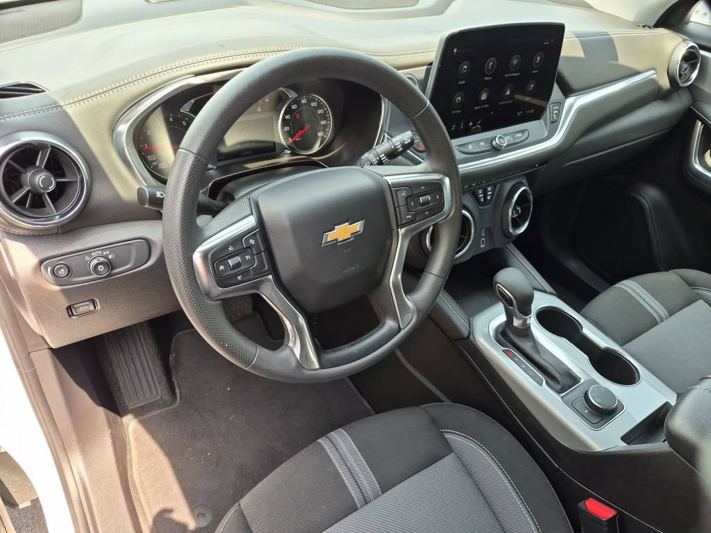 Used 2025 Chevrolet Blazer LT AWD/4WD image 15
