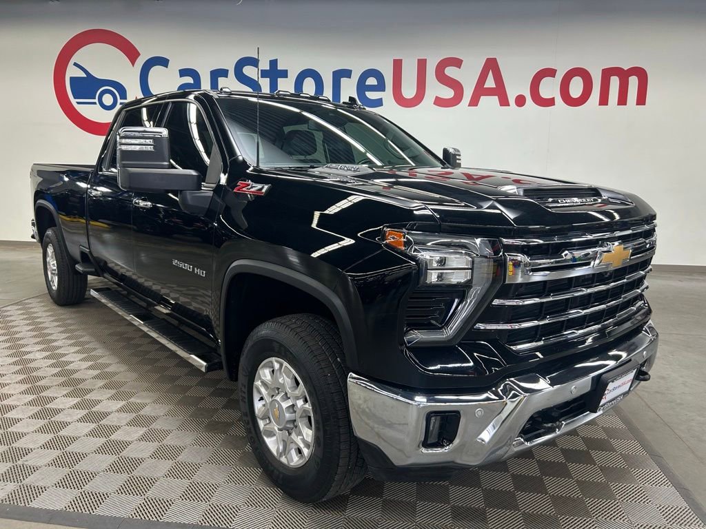 Used 2024 Chevrolet Silverado 2500 LTZ w/ LTZ Convenience Package AWD/4WD image 2