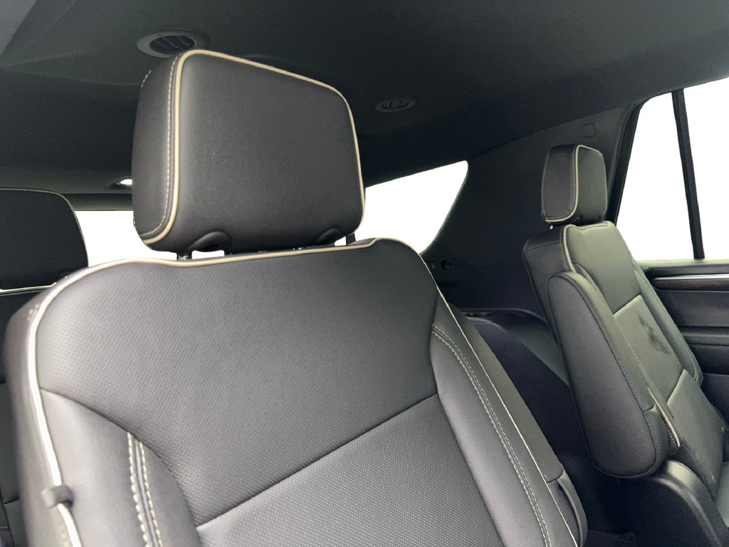 Used 2025 Chevrolet Tahoe Premier RWD image 46