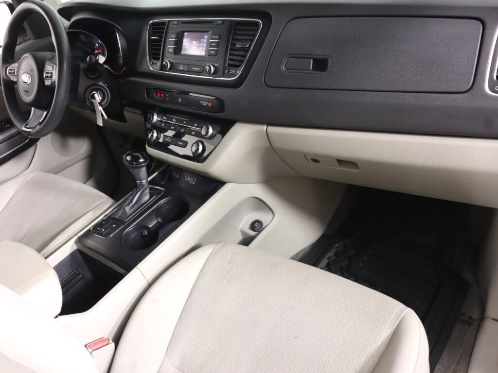 Used 2016 Kia Sedona LX w/ LX Convenience Package image 37