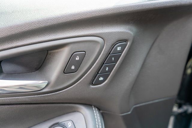 Used 2023 Buick Encore GX Essence w/ Experience Buick Package AWD/4WD image 19