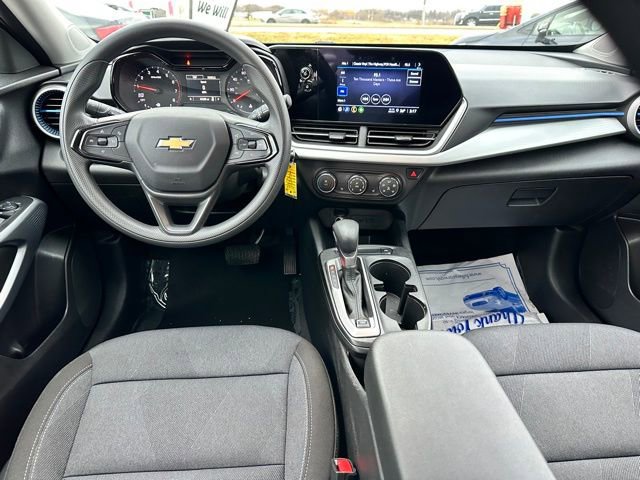 Used 2024 Chevrolet Trax LS w/ LS Convenience Package image 9