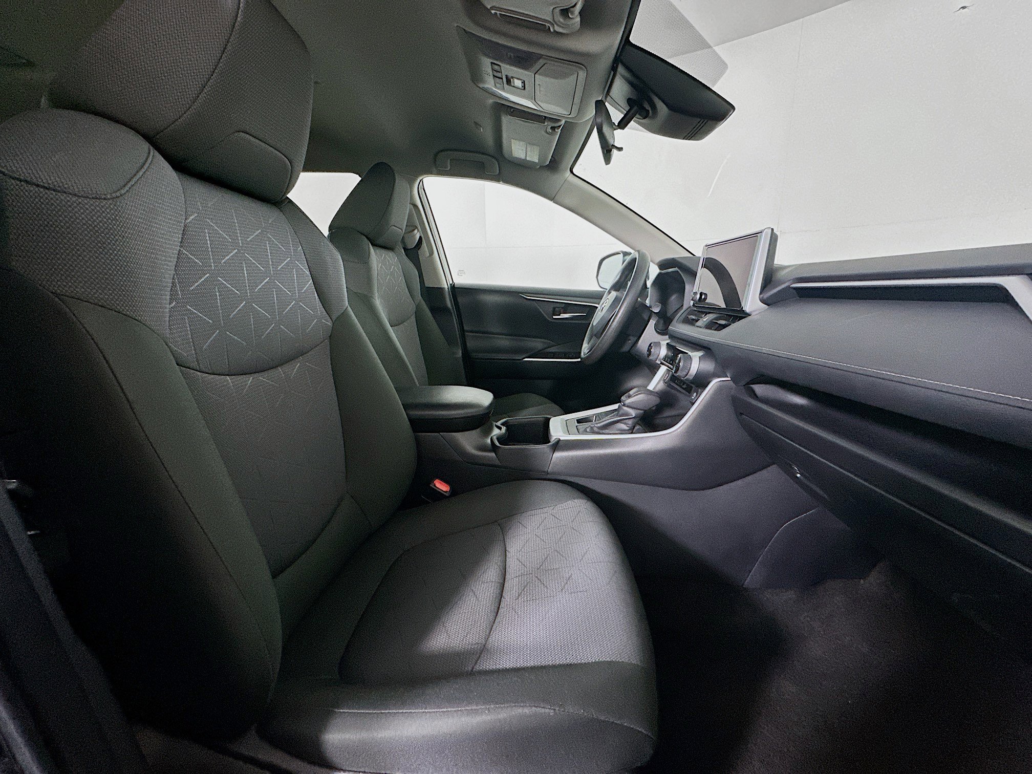 Used 2024 Toyota RAV4 XLE image 29