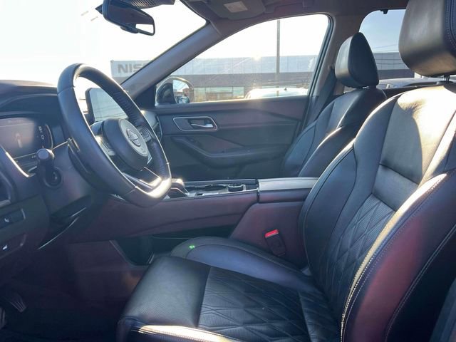 Used 2022 Nissan Rogue Platinum w/ Head-Up Display Package image 16