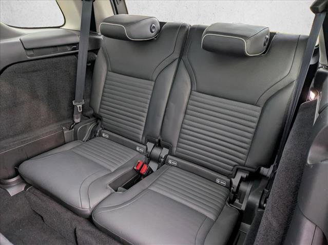 Used 2018 Land Rover Discovery HSE AWD/4WD image 22