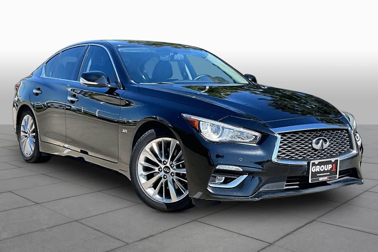 Used 2019 INFINITI Q50 Luxe w/ Essential Package (3.0T Luxe) RWD image 3