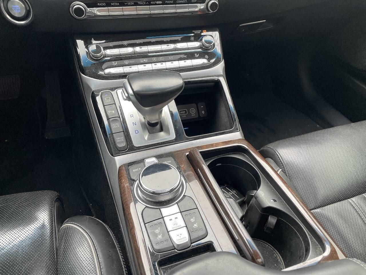 Used 2019 Genesis G90 3.3T Premium image 27