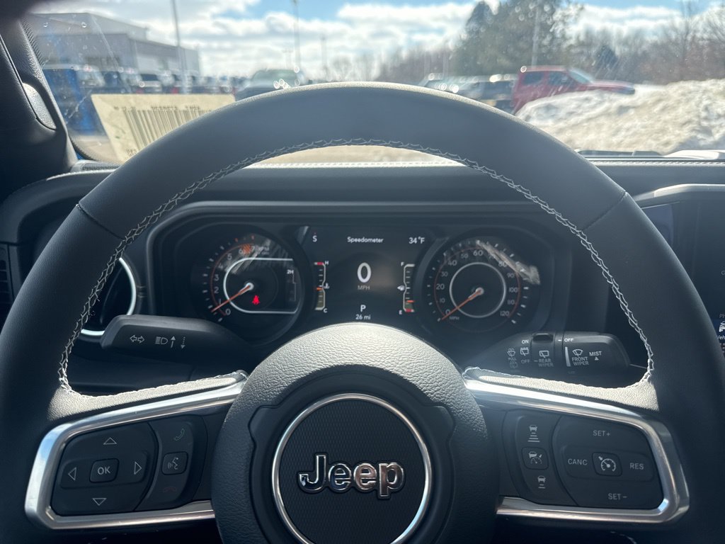 Used 2025 Jeep Wrangler Unlimited Sahara w/ Safety Group AWD/4WD image 26