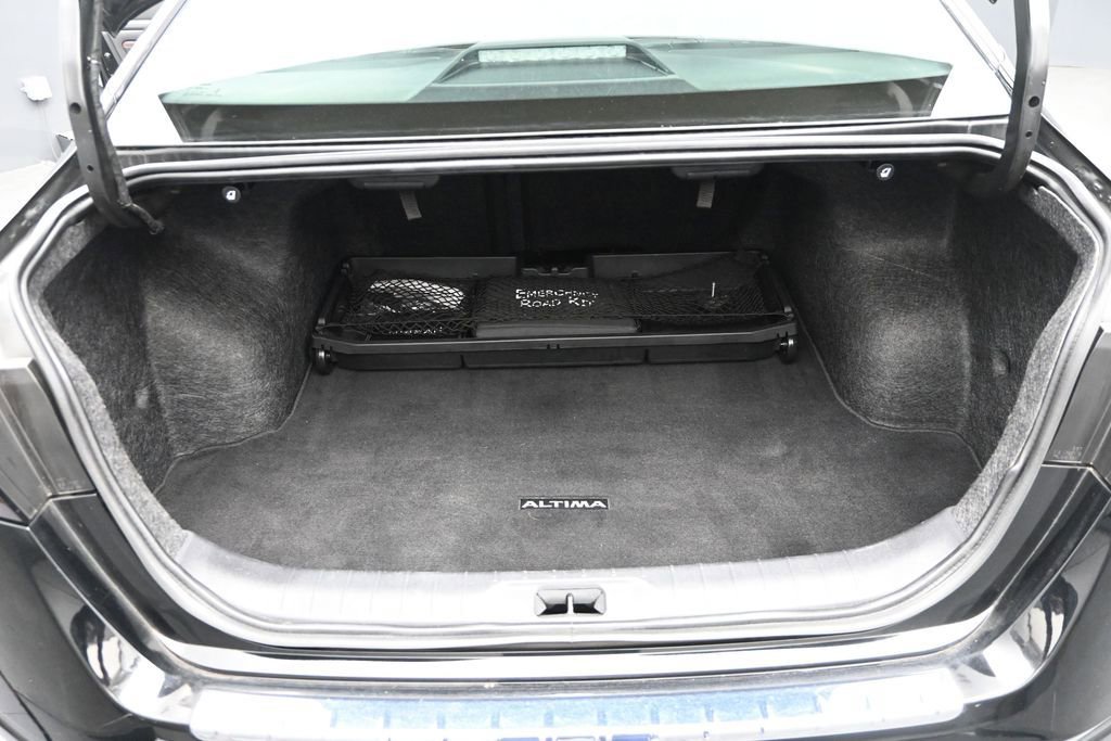 Used 2023 Nissan Altima 2.5 SR FWD image 11