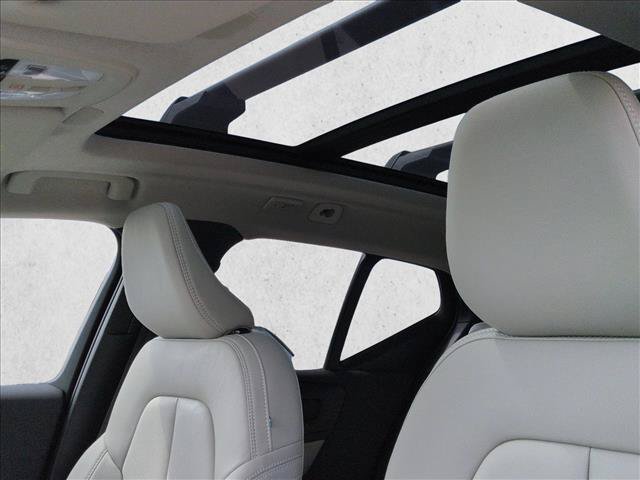 Used 2026 Volvo XC40 B5 Ultra w/ Climate Package AWD/4WD image 16