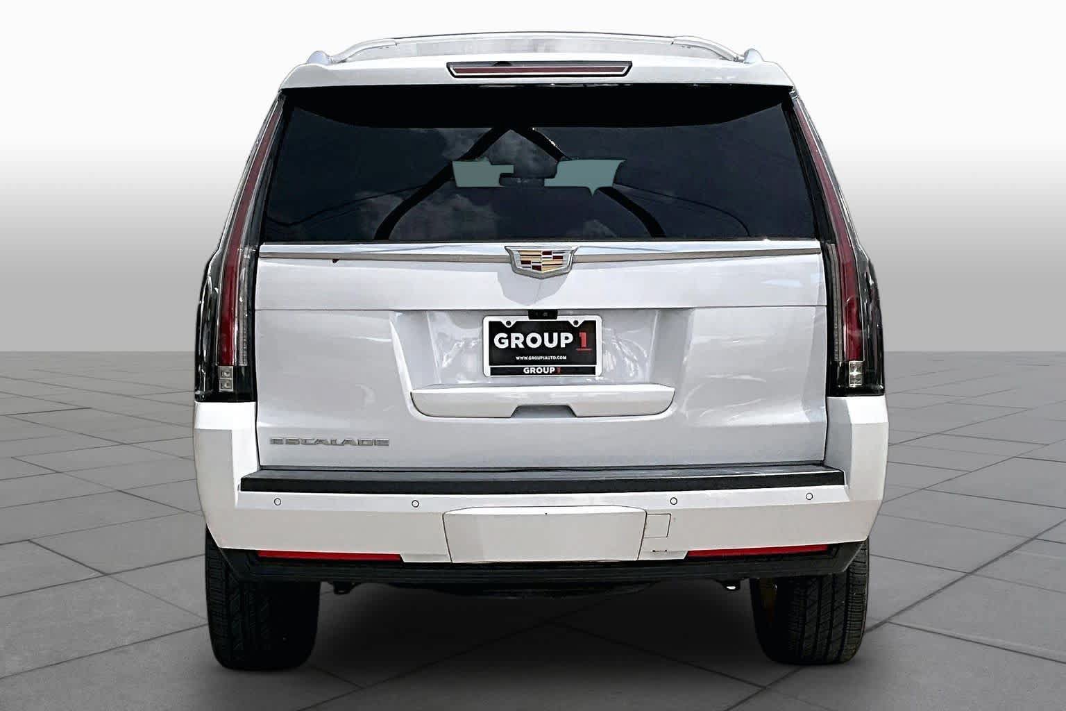 Used 2020 Cadillac Escalade Premium Luxury RWD image 5
