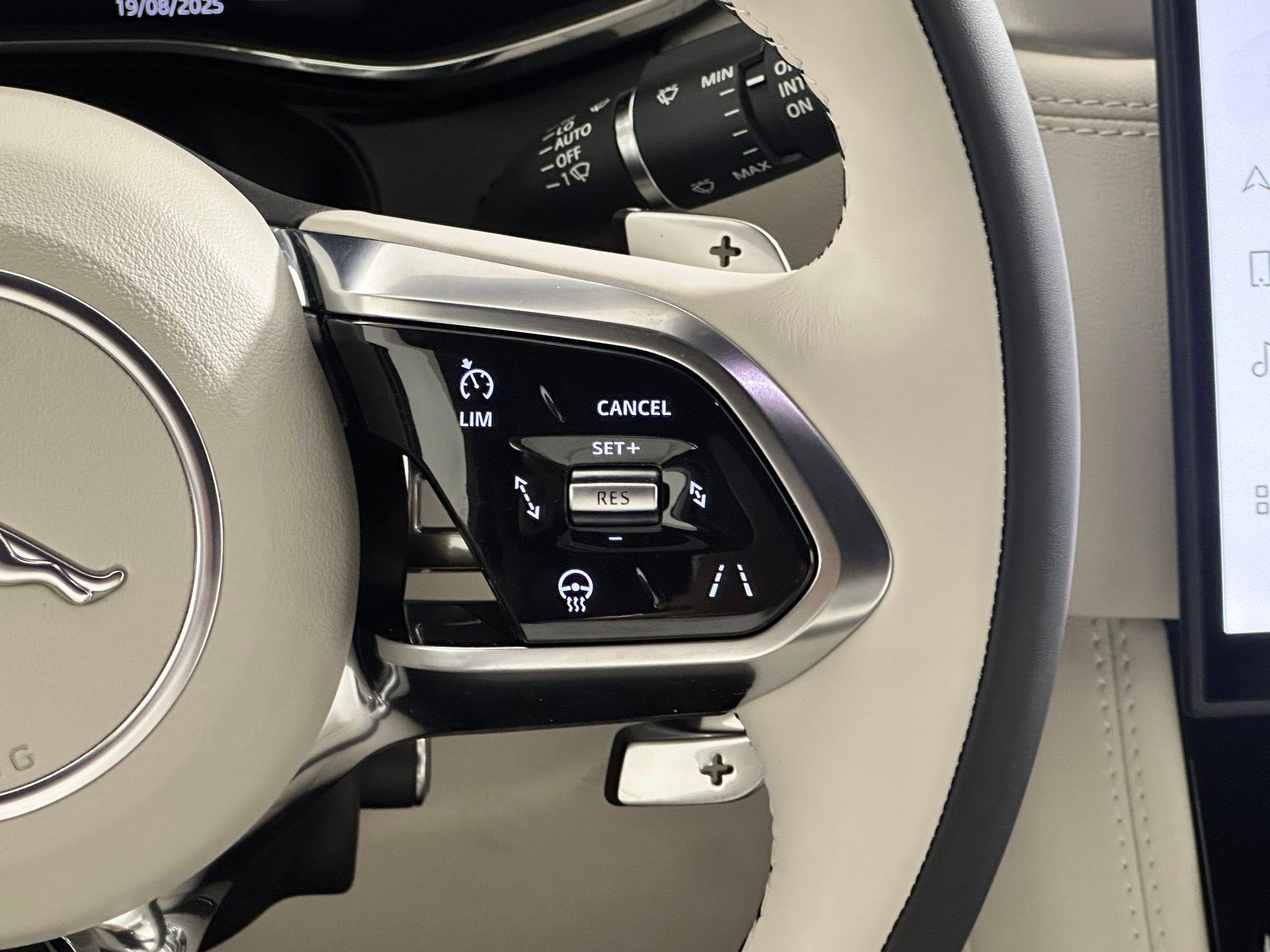 New 2026 Jaguar F-PACE R-Dynamic S image 21