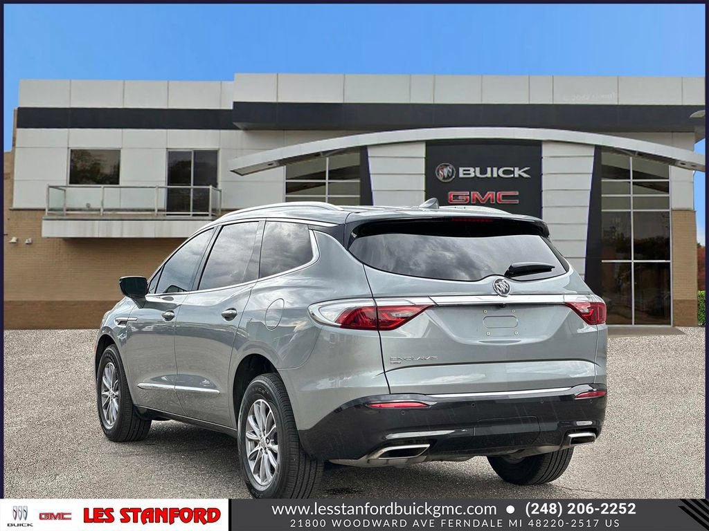 Used 2024 Buick Enclave Essence AWD/4WD image 4