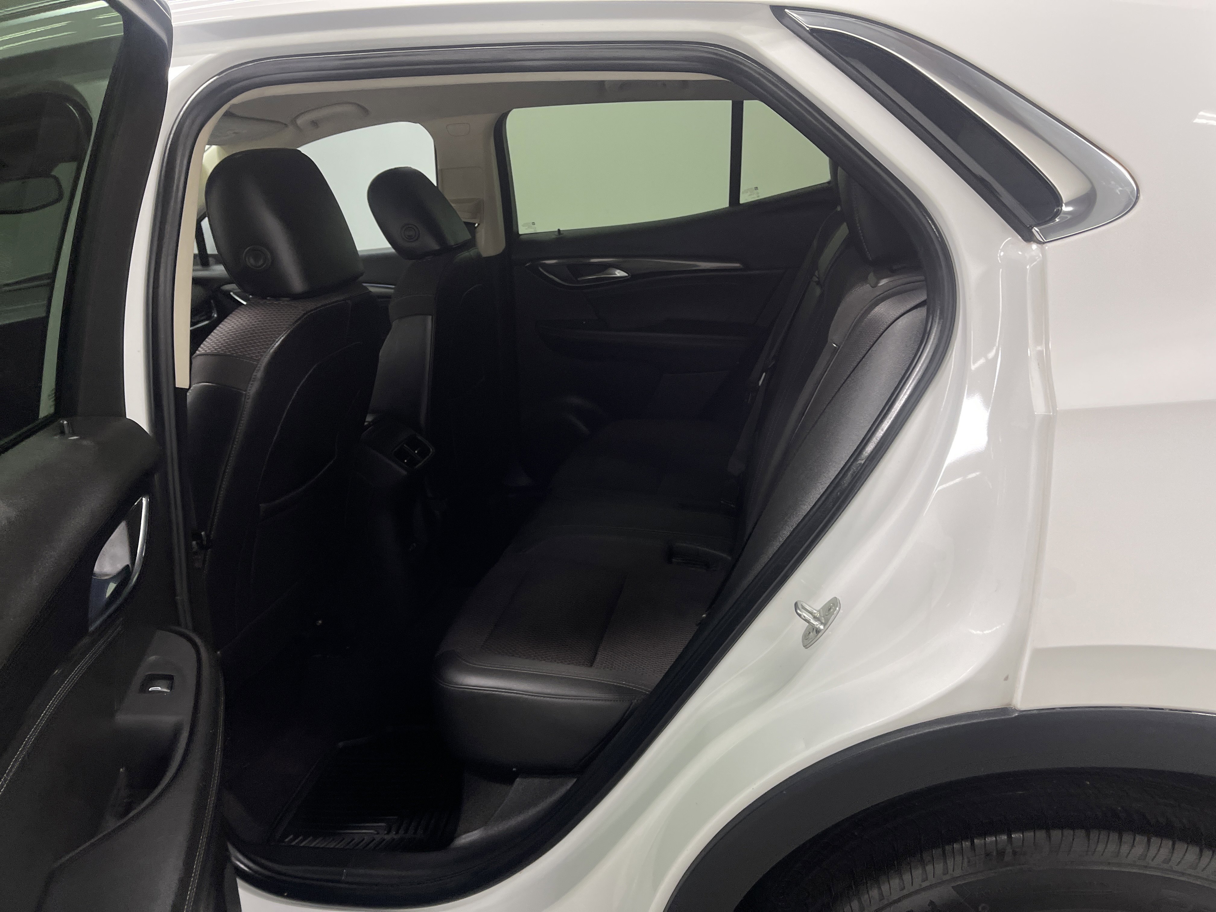 Used 2023 Buick Envision Preferred image 18