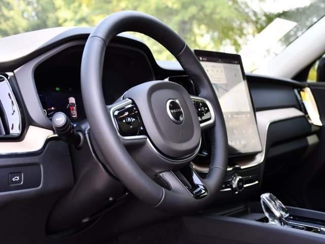 New 2026 Volvo XC60 B5 Plus w/ Protection Package Premier image 11