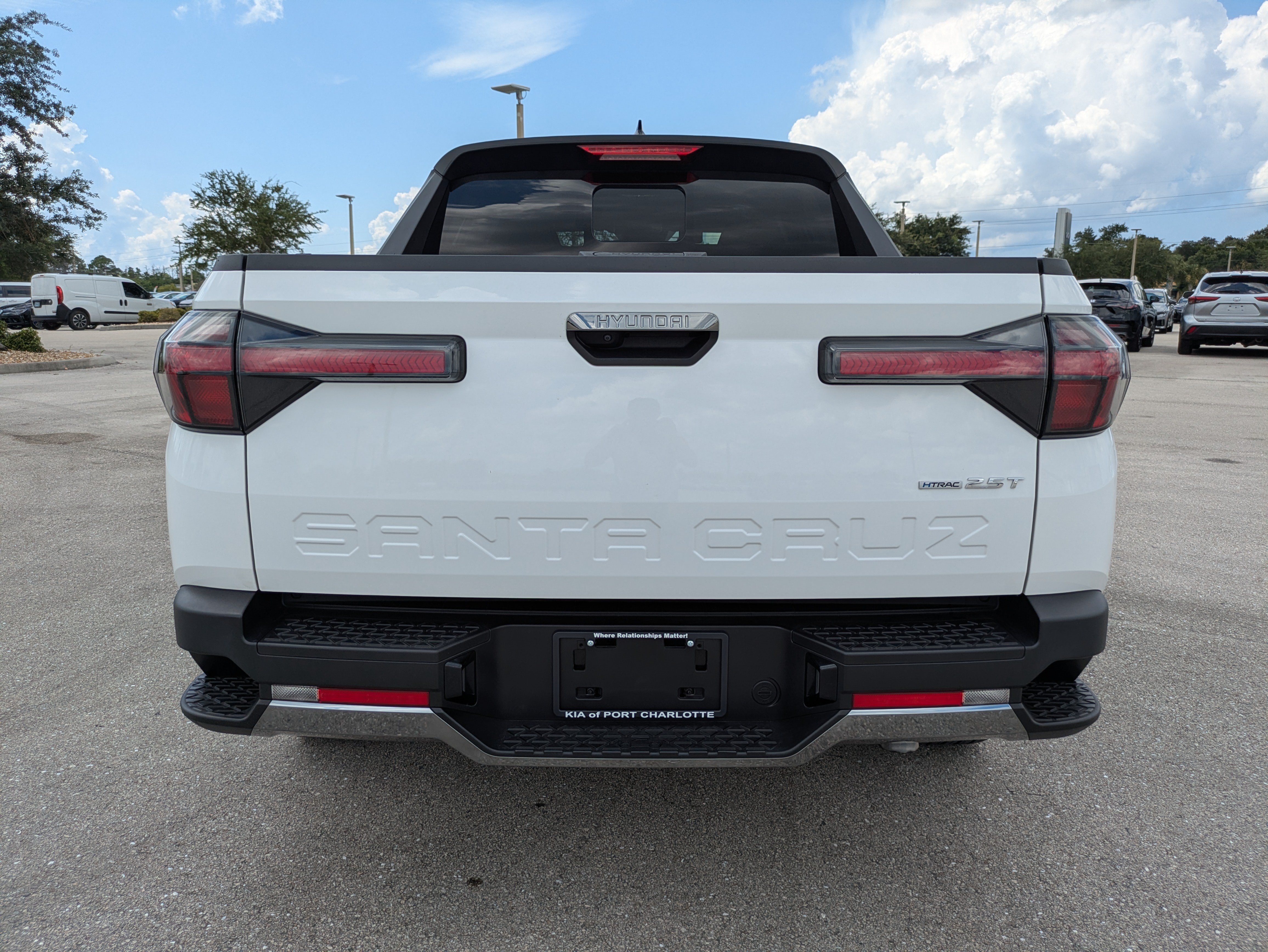 Used 2025 Hyundai Santa Cruz Limited AWD/4WD image 5