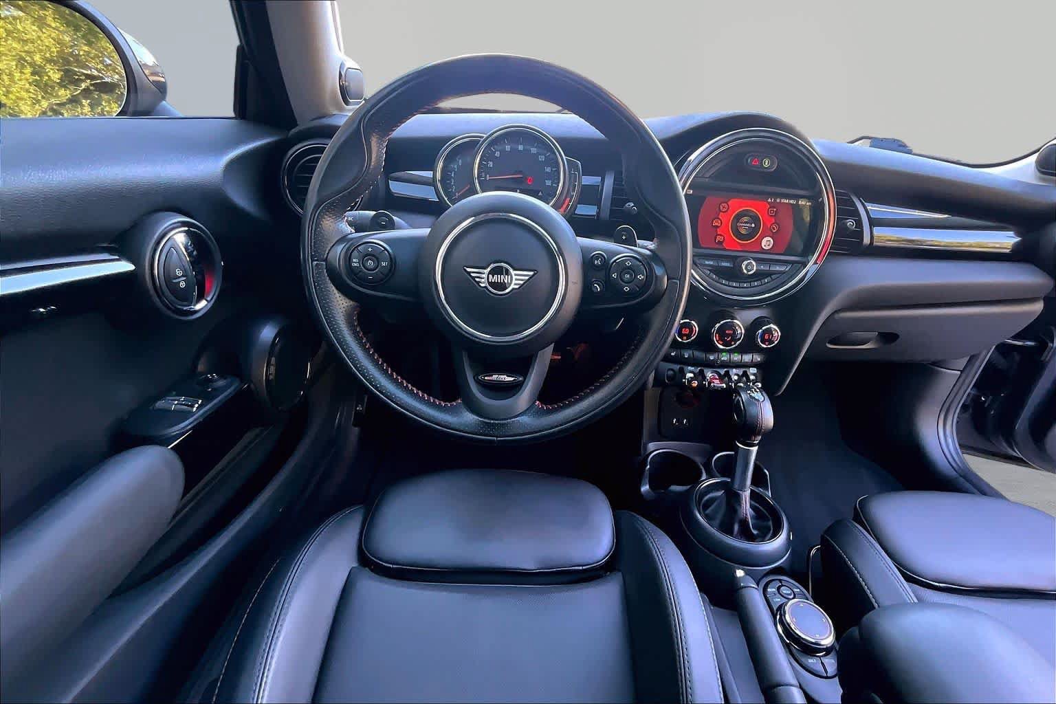 Used 2019 MINI Cooper S w/ Signature Upholstery Package FWD image 6