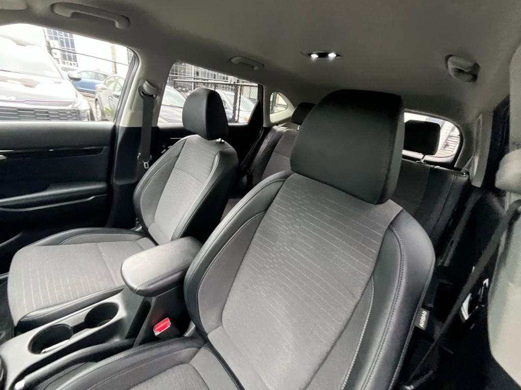 Used 2023 Kia Seltos S w/ Navigation Package image 11