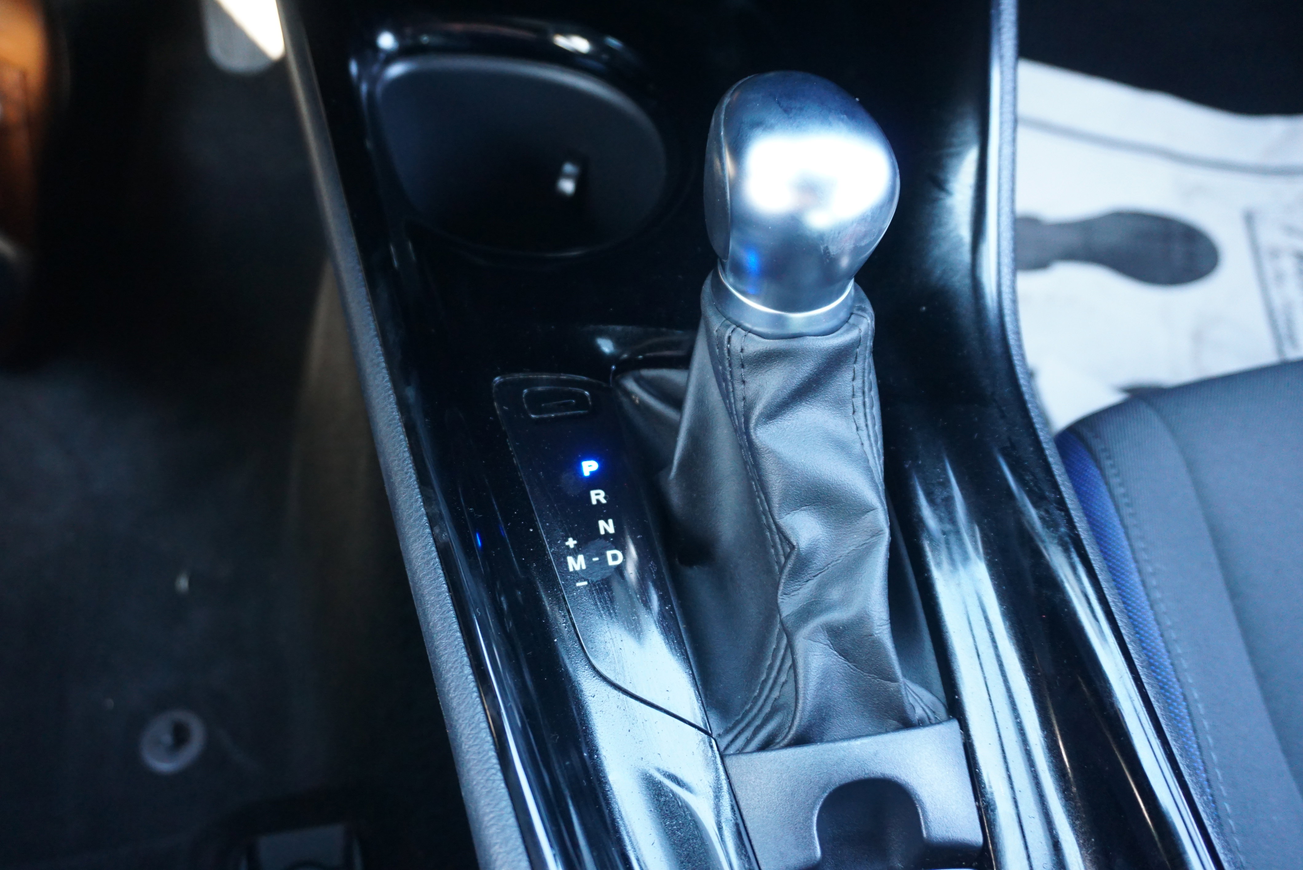 Used 2022 Toyota C-HR XLE image 10