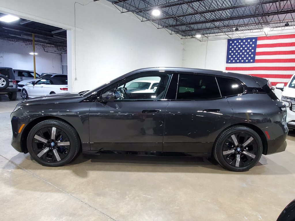 Used 2023 BMW iX xDrive50 w/ Ultimate Package 2 AWD/4WD image 13