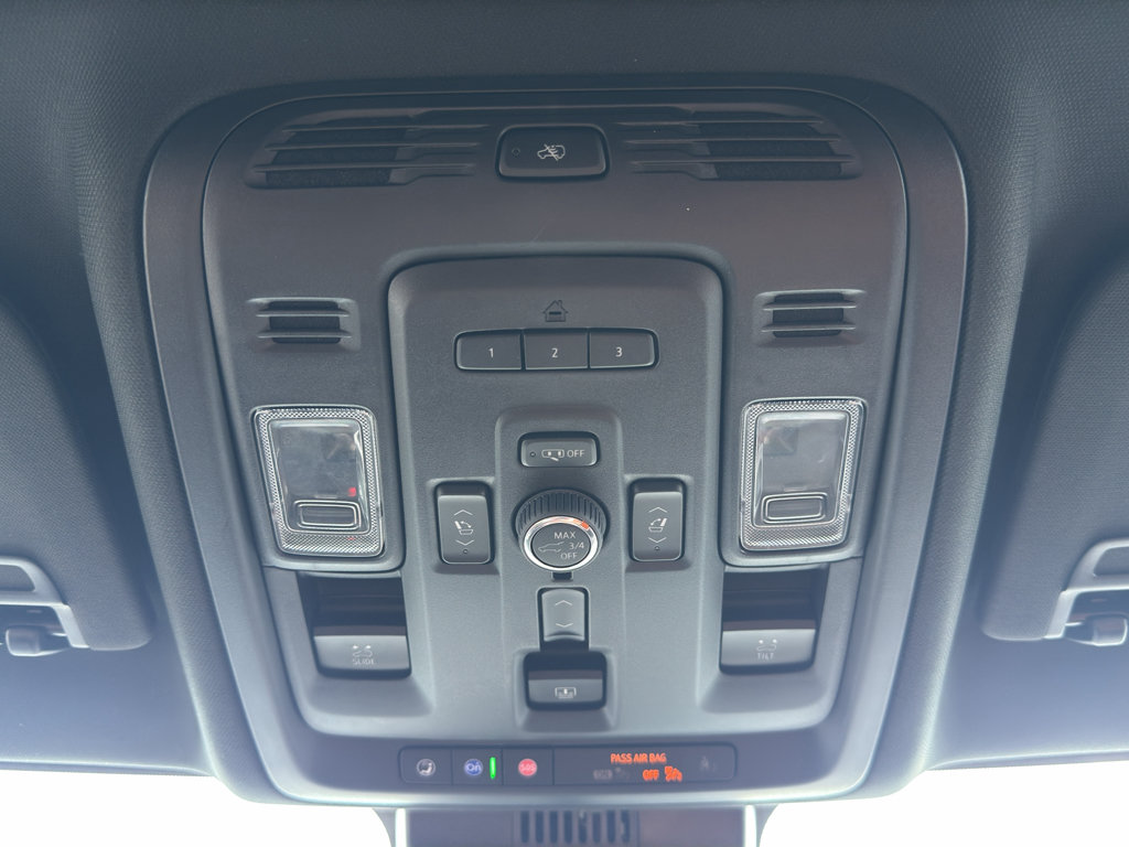 Used 2023 GMC Yukon XL Denali Ultimate AWD/4WD image 15