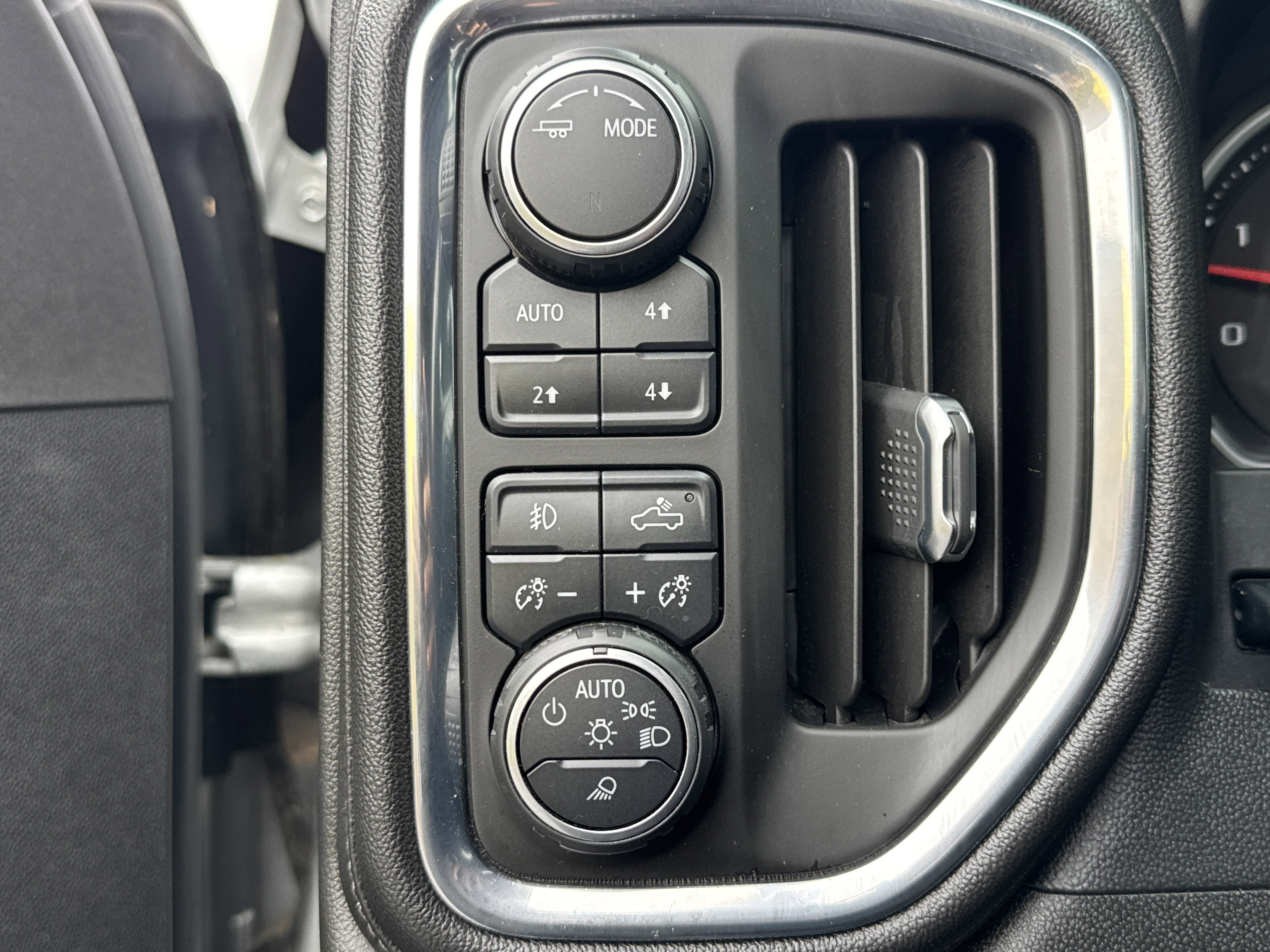 Used 2020 Chevrolet Silverado 2500 LTZ w/ LTZ Premium Package image 17