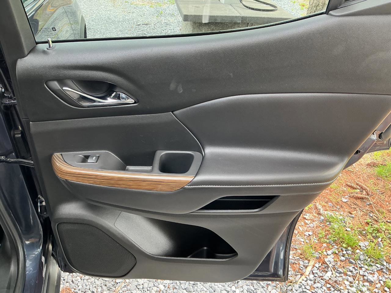 Used 2019 GMC Acadia SLE image 20