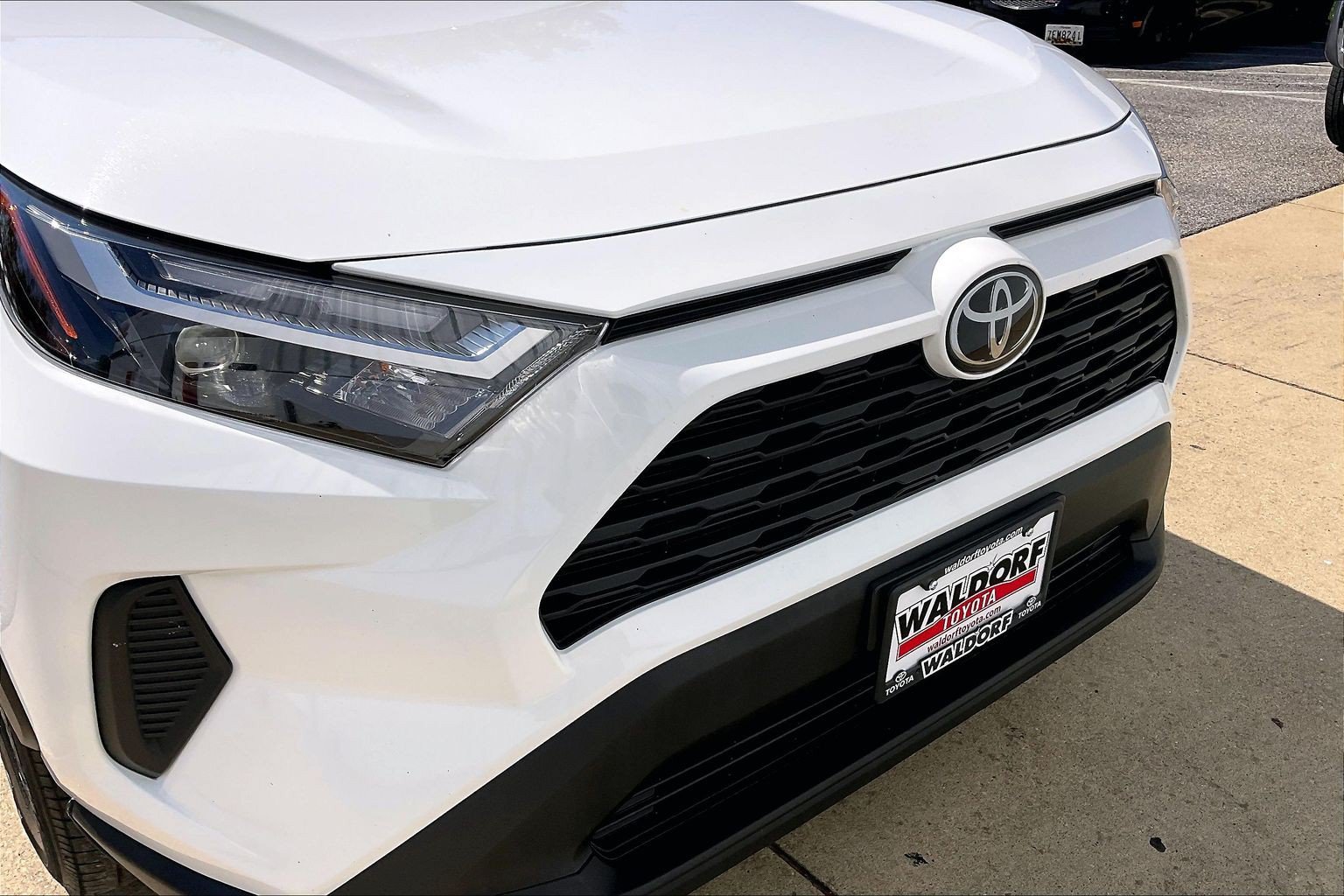 Used 2025 Toyota RAV4 LE AWD/4WD image 34